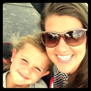 Meet your Posher, Danielle